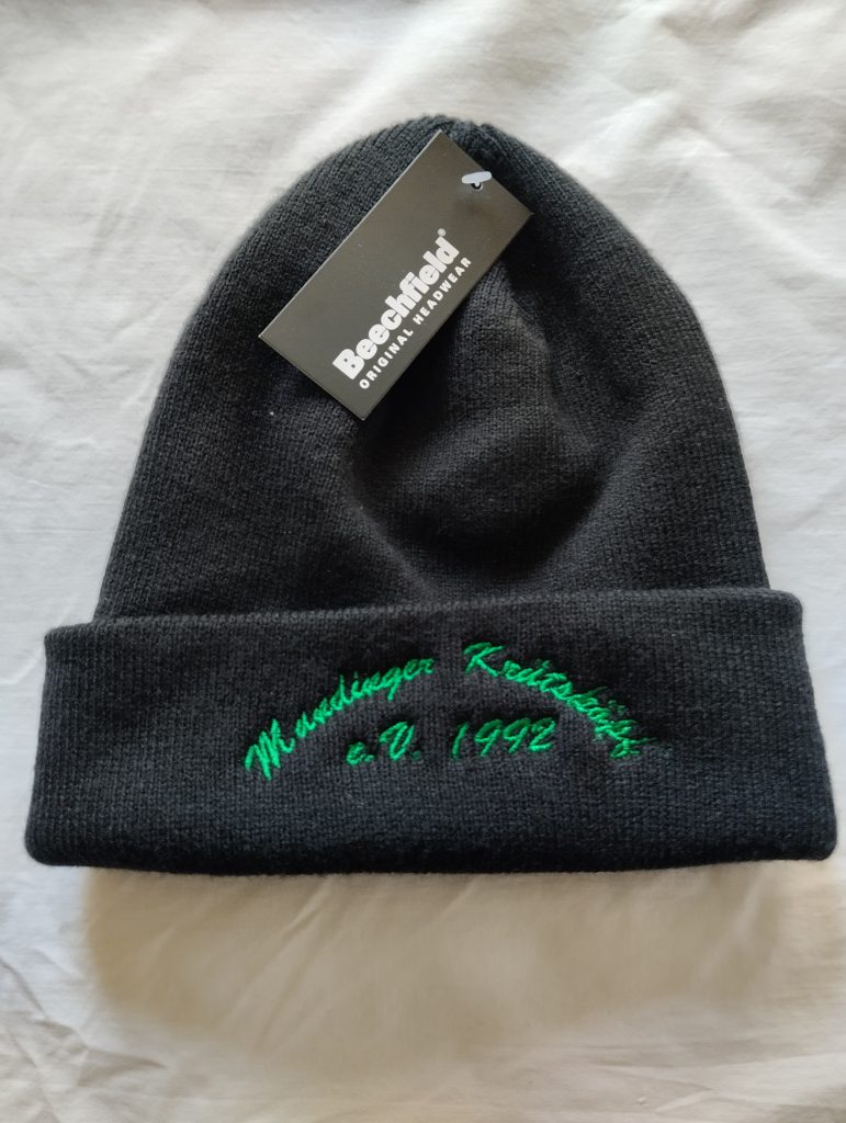 EW-Beanie-CB426-1150Euro-771x1024 Häs