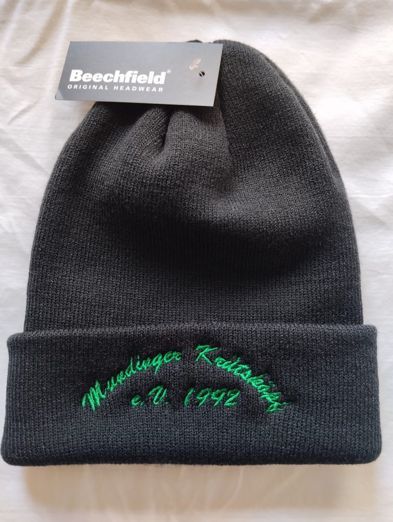 Kinder-Beanie-CB426B-1150-Euro-771x1024 Häs